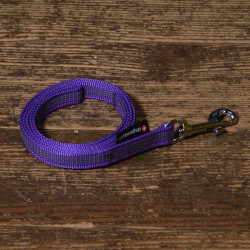 Gummierte Leine violett